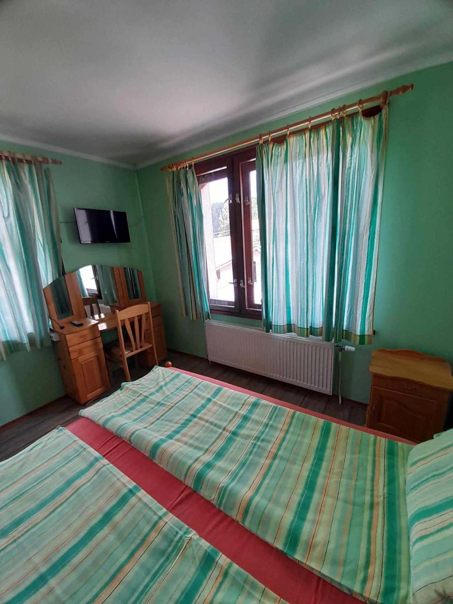 Guest House Lorian Madzhare المظهر الخارجي الصورة