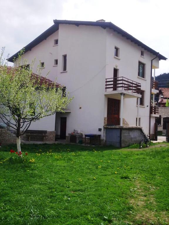 Guest House Lorian Madzhare المظهر الخارجي الصورة