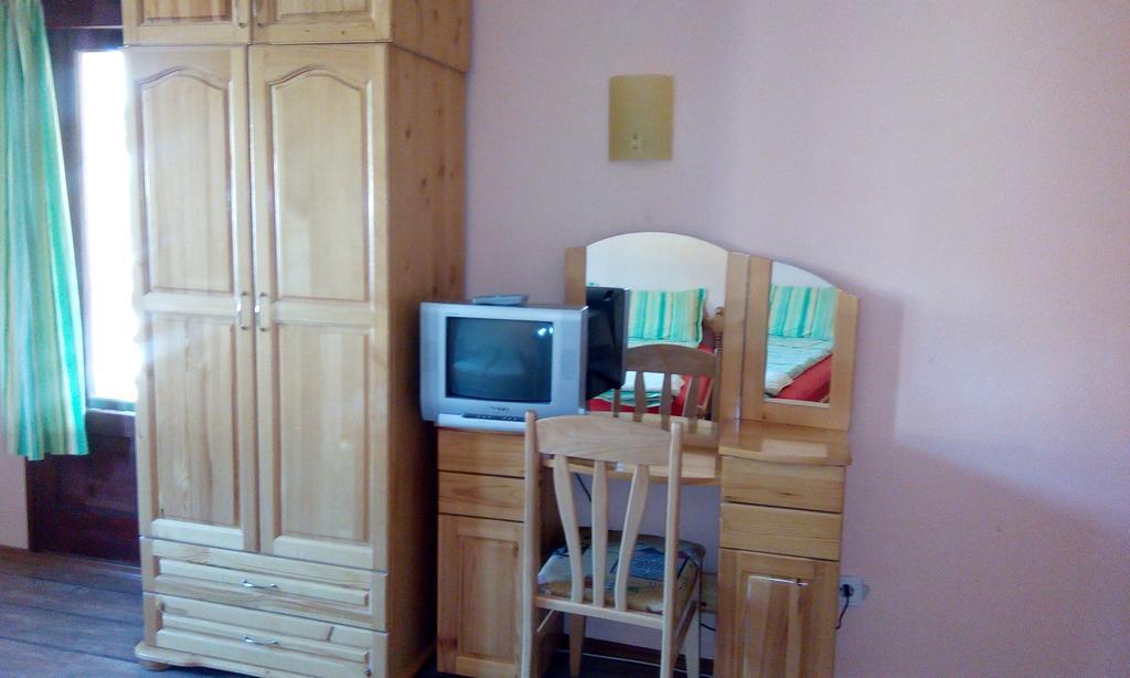 Guest House Lorian Madzhare المظهر الخارجي الصورة